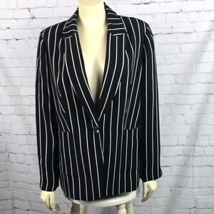 🛍️🛍️SOLD🛍️🛍️Chico’s Black Label Pinstripe Blazer
